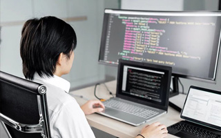 沈丘 api php源码,下载的php源码怎么运行呢？